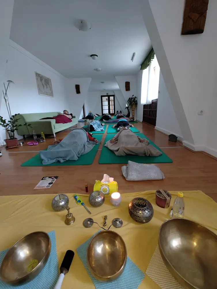 Hangtál fürdő Merülj el a rezgések gyógyító erejében!